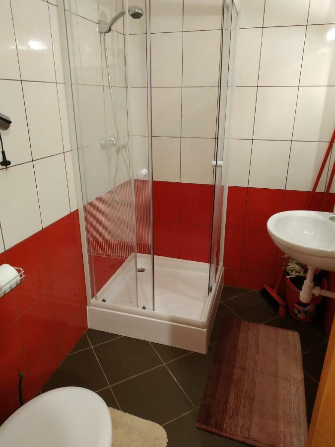 Cseresznyes Haz Lipót Eksteriør billede